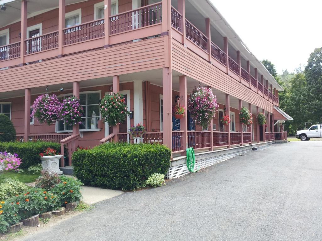 All Seasons Motel Лъдлоу Екстериор снимка