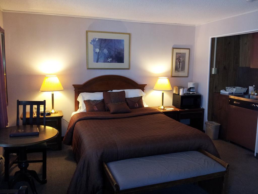 All Seasons Motel Лъдлоу Екстериор снимка